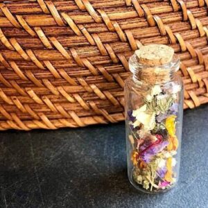 mini dried flower bottle