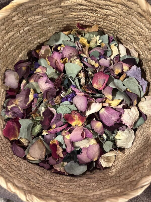 dried flower confetti petals